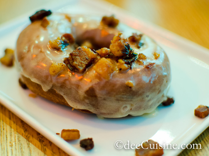 2 Sparrows Chicago - Bacon Doughnut